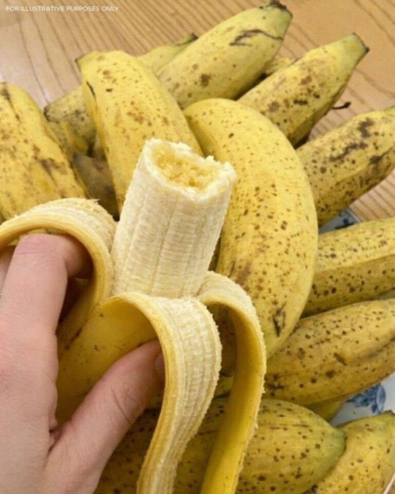 One Banana a Day After 50: What It Does for Your Body